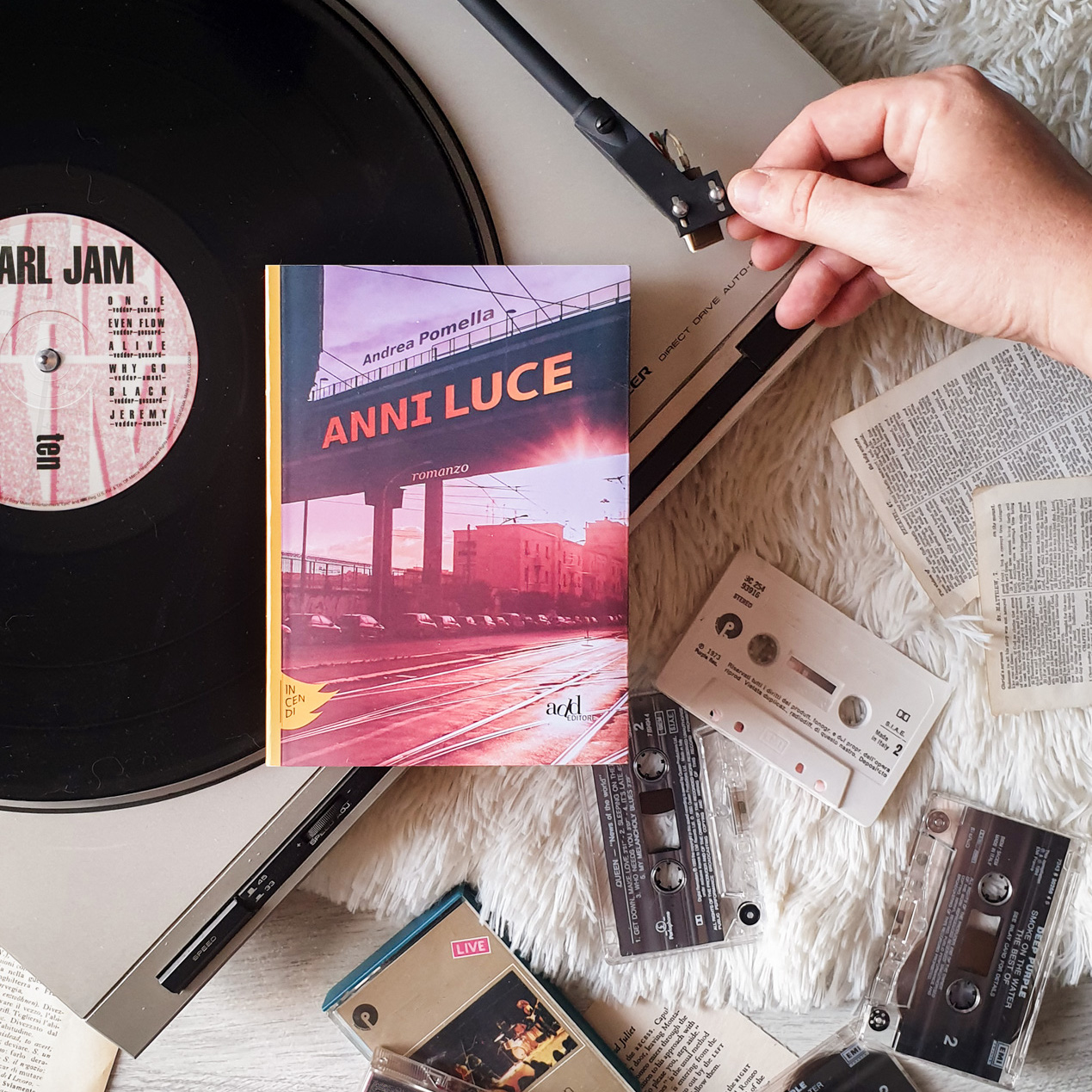 anni luce andrea pomella recensione